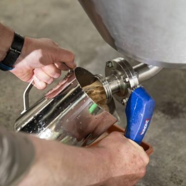 Harvesting yeast from beer fermenter